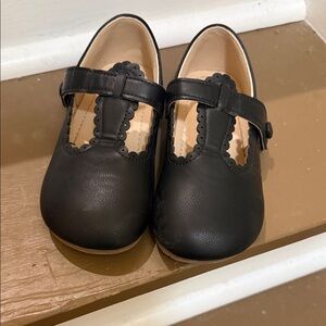 MEC Black Girls' Mary Jane Dress Shoes with Scalloped T-Strap